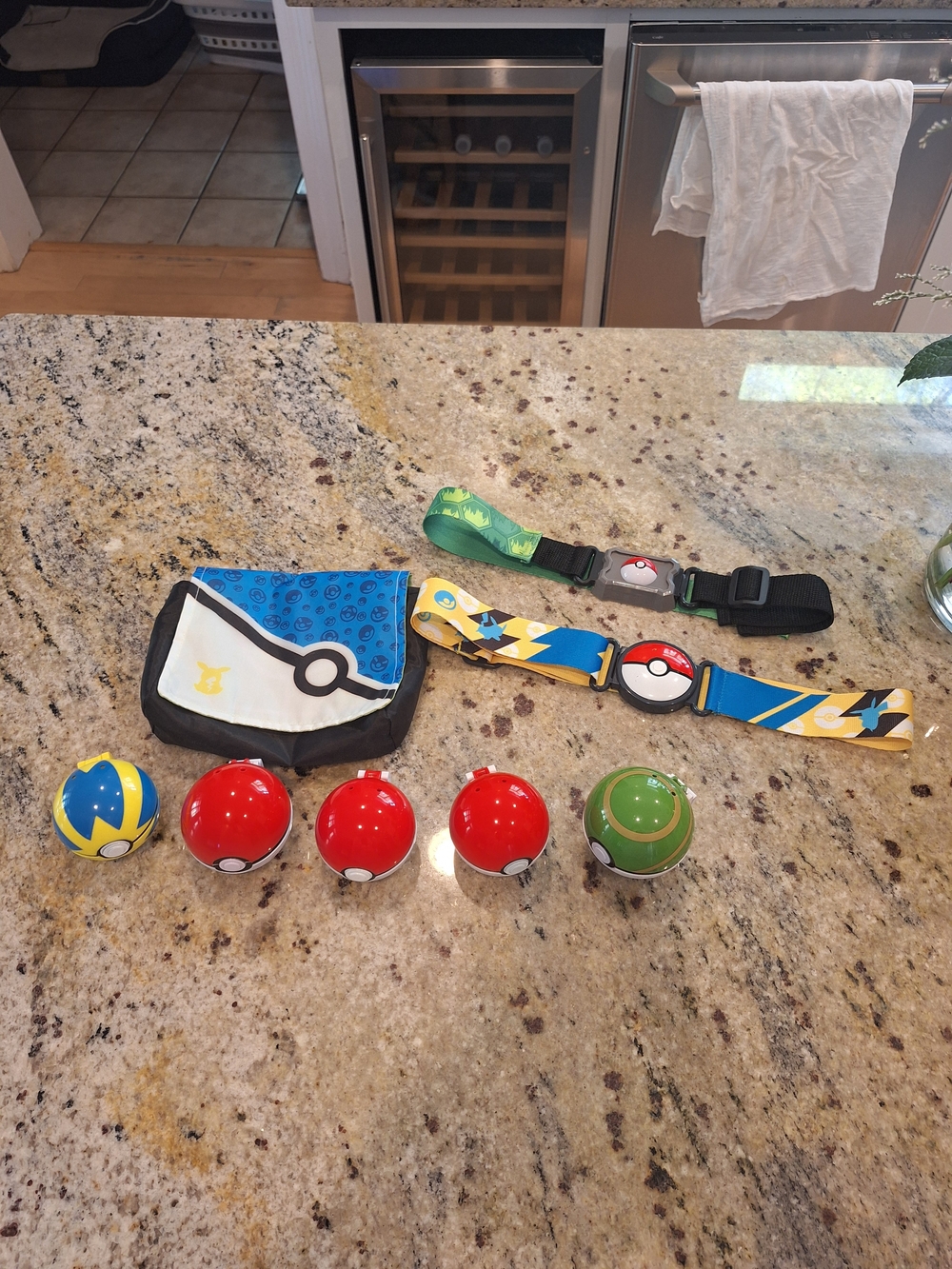 Pokémon Kids Poké Ball Belt and Carry Pouch Set - With Poke Balls